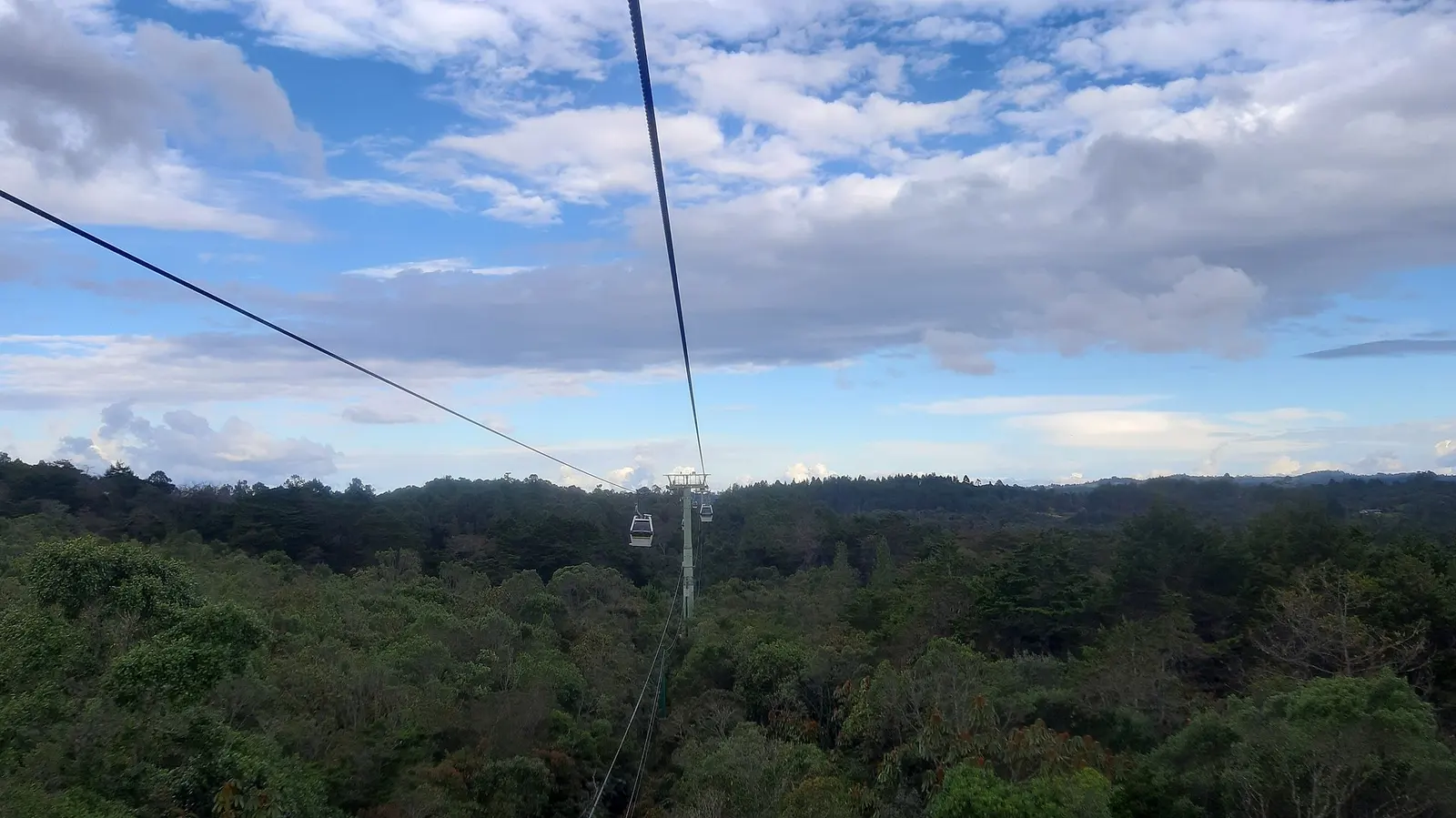 Metrocable hacia el Parque Arví